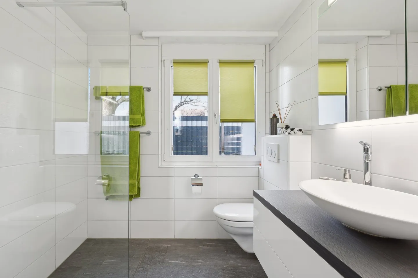 Charming Detached Family Home - Photo 5 of 8