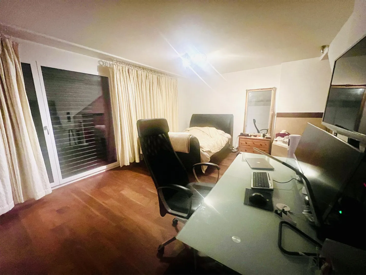 stupendo appartamento di 2,5 stanze COMPLETAMENTE ARREDATO situato ad Altendorf SZ - Foto 5 di 10