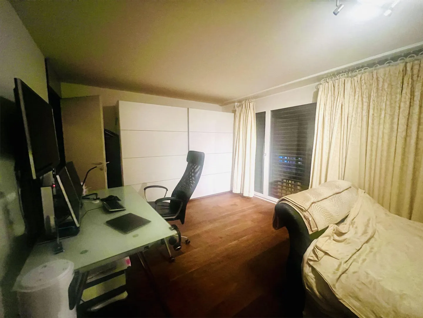 stupendo appartamento di 2,5 stanze COMPLETAMENTE ARREDATO situato ad Altendorf SZ - Foto 6 di 10