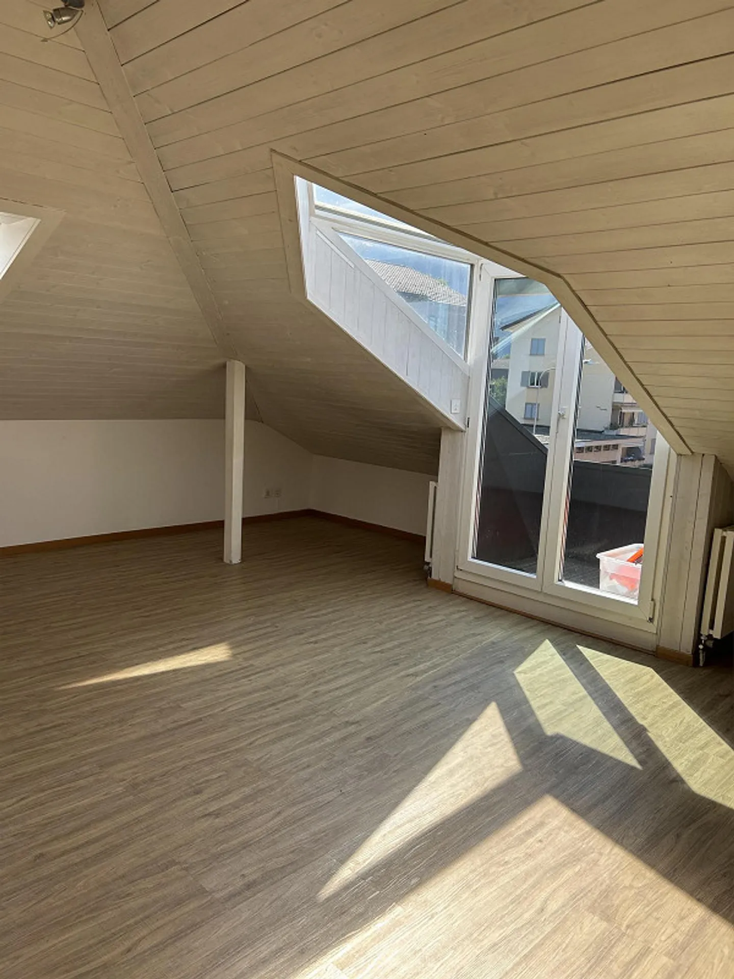 3 1/2 Room Attic Apartment - Photo 2 of 10