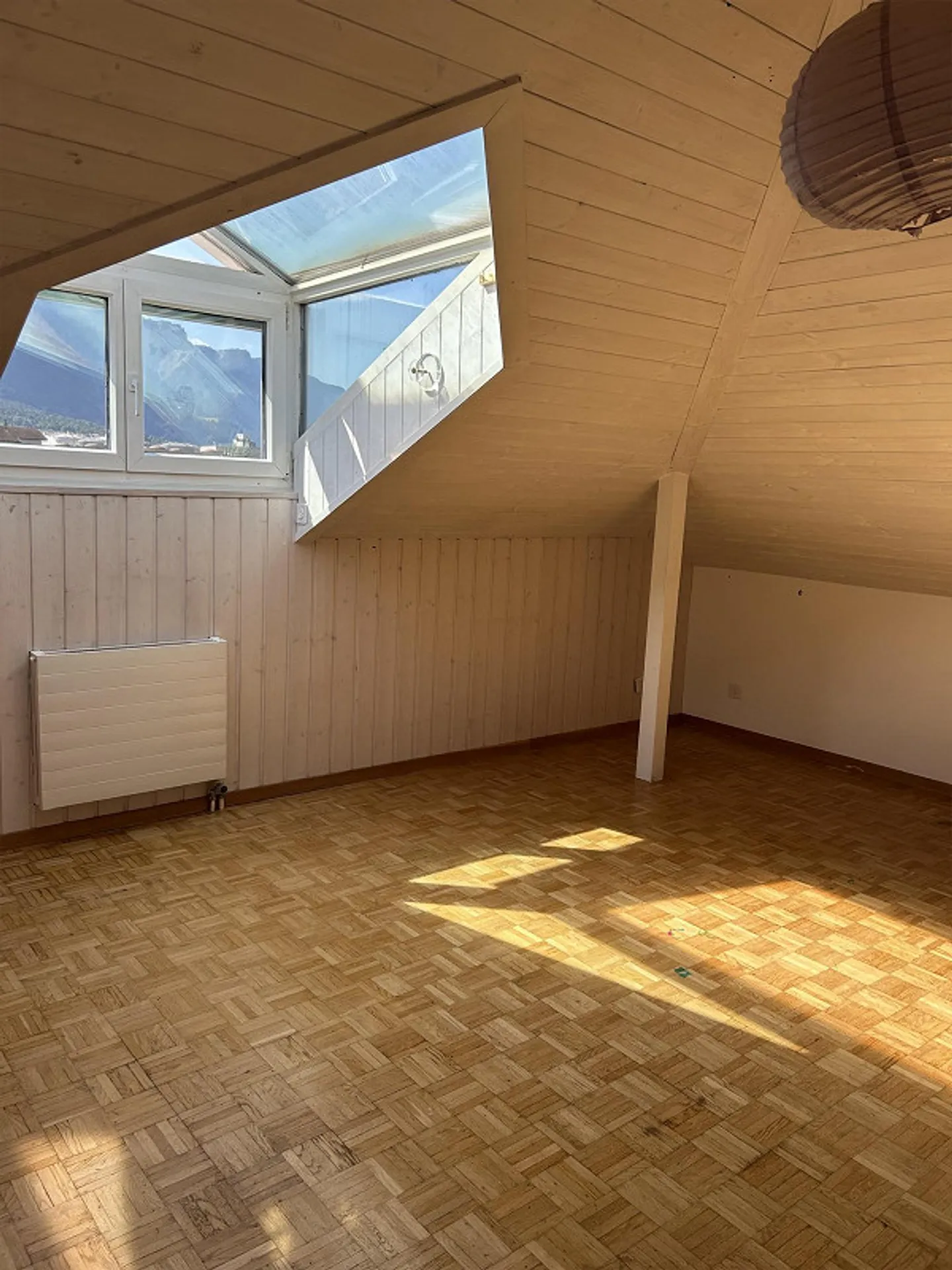 3 1/2 Room Attic Apartment - Photo 3 of 10