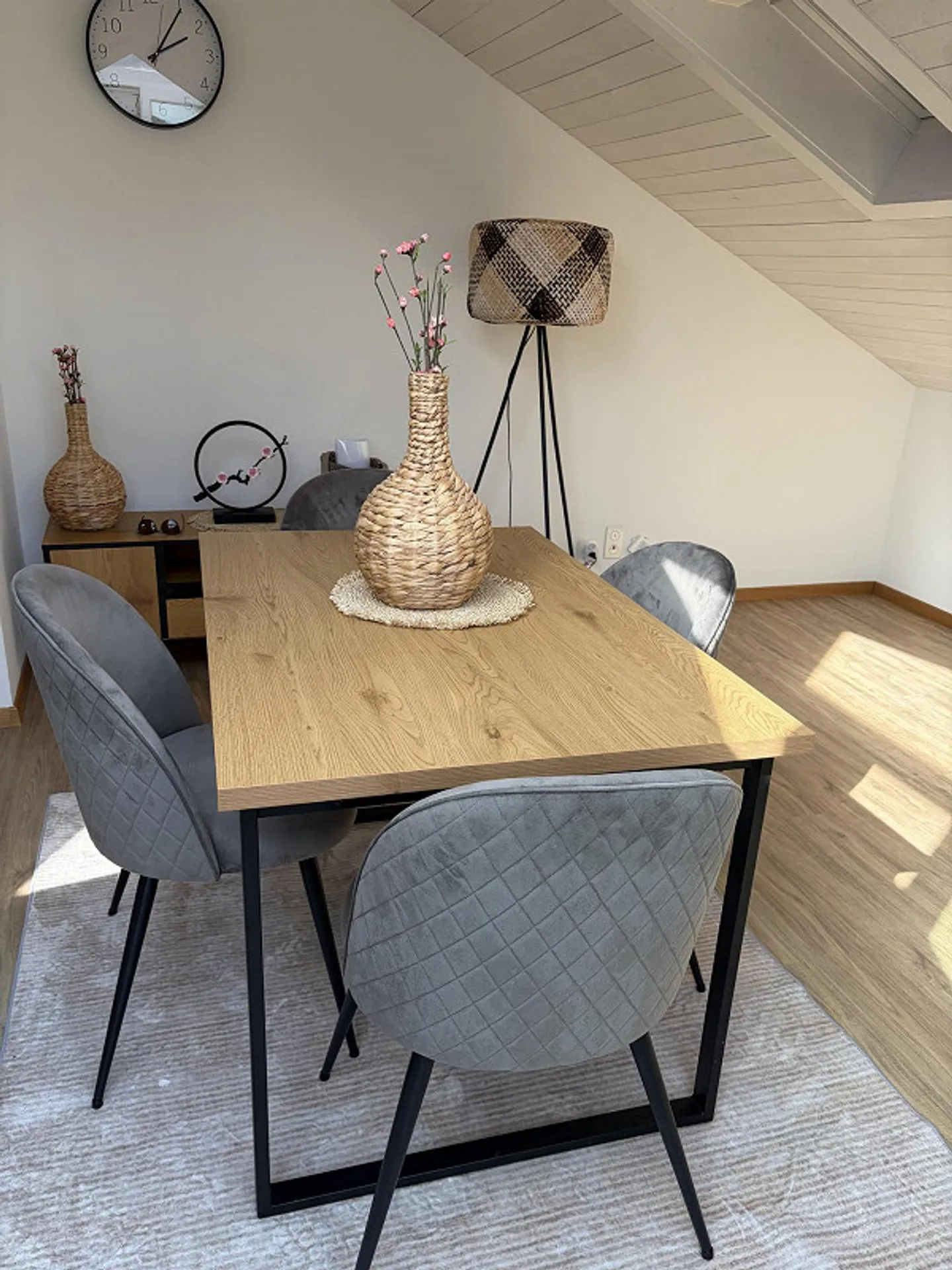 3 1/2 Room Attic Apartment - Photo 8 of 10