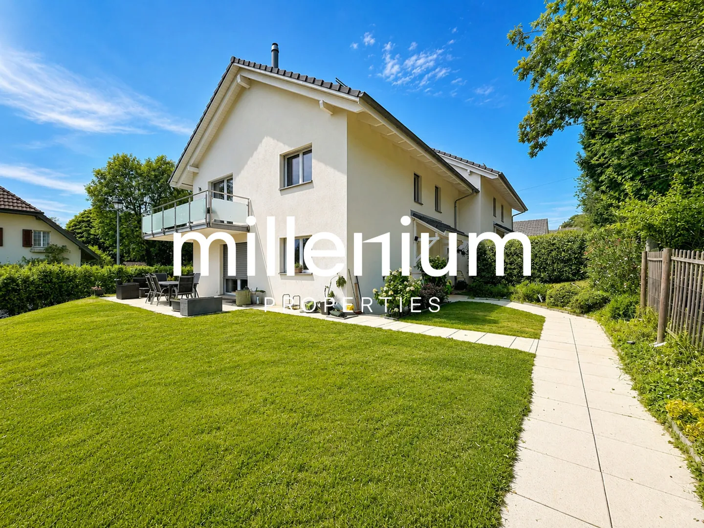 Spacious Family Home with Garden - Photo 2 of 8