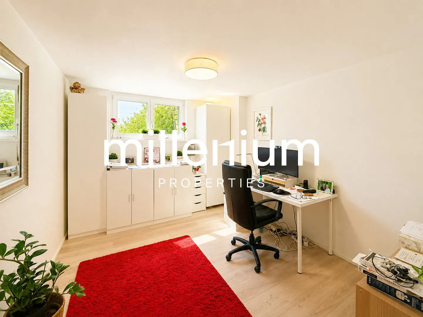 Spacious Family Home with Garden - Photo 8 of 8