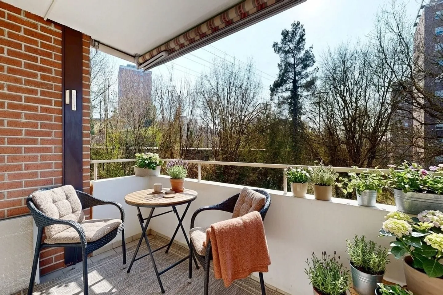 Vollständig renovierte Wohnung mit Balkon - Foto 3 von 6