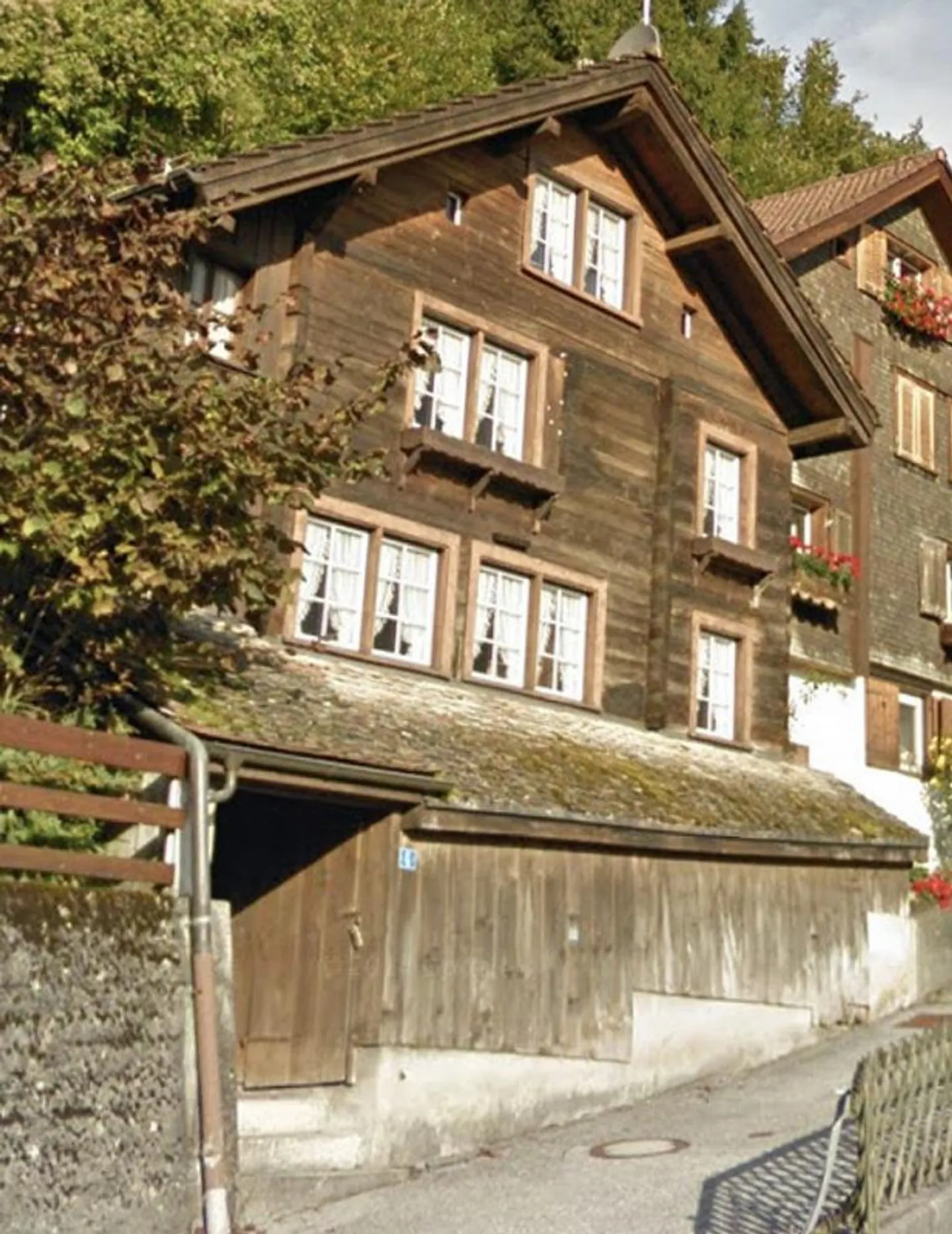 Maison en bois de 3 chambres avec charme spécial et vue sur le lac - Photo 1 sur 8