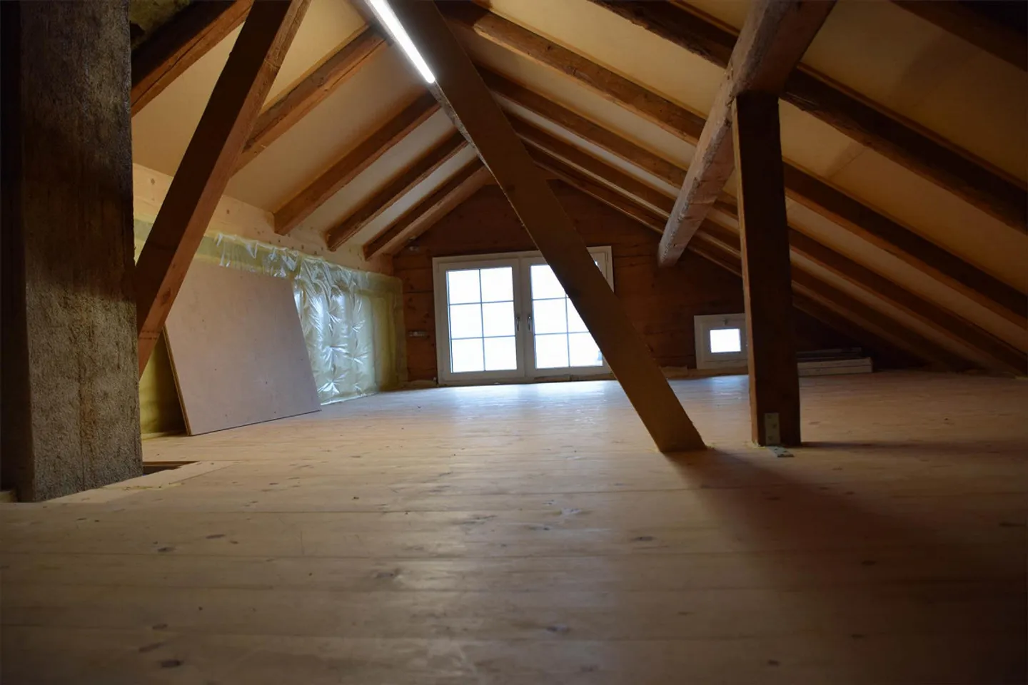Maison en bois de 3 chambres avec charme spécial et vue sur le lac - Photo 7 sur 8