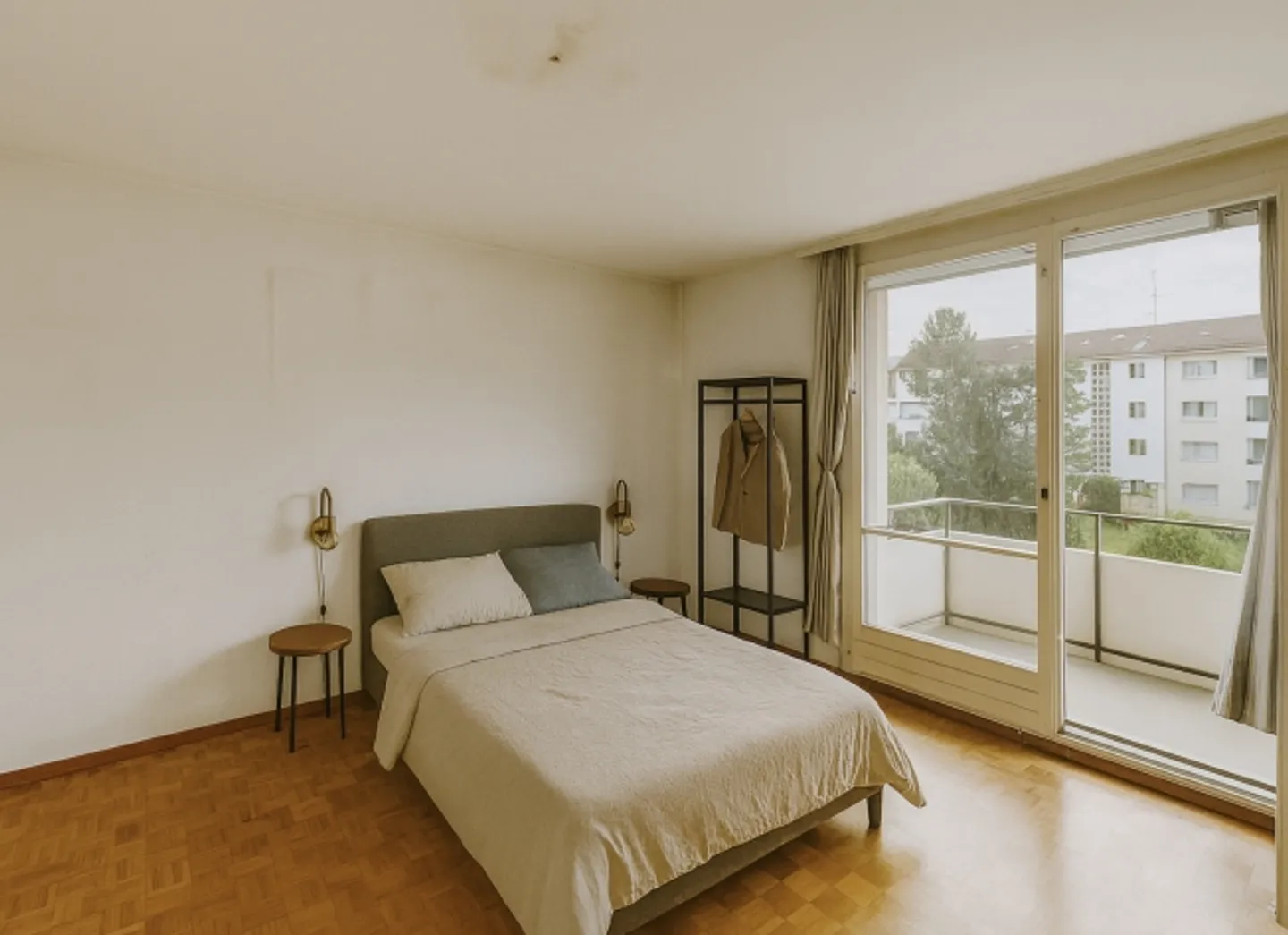 Appartement lumineux de 3 pièces à louer temporairement à Zürich-Oerlikon (jusqu'au 31.03.2027) - Photo 1 sur 9