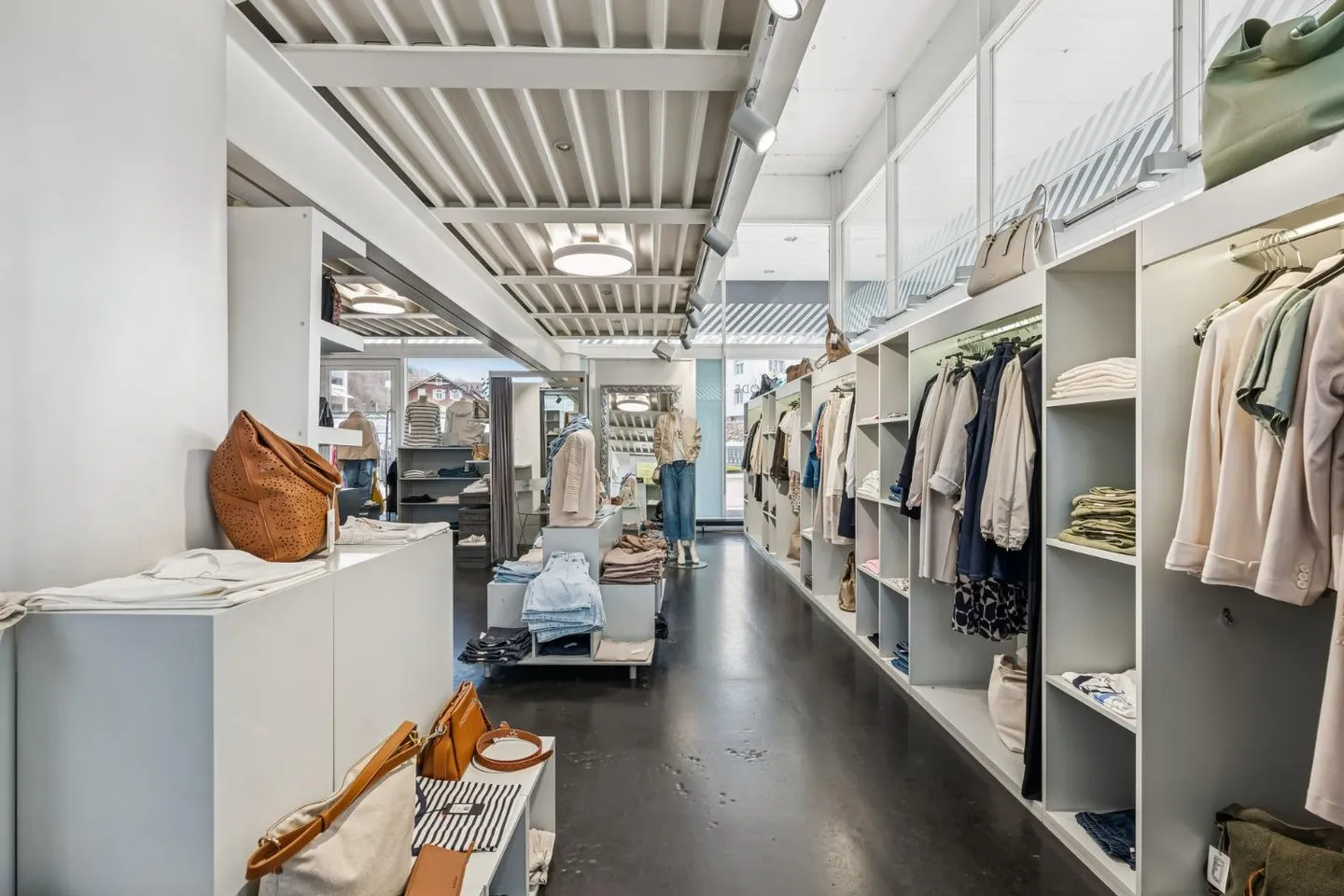 Espace de vente attrayant dans un emplacement central à Willisau - Photo 4 sur 9