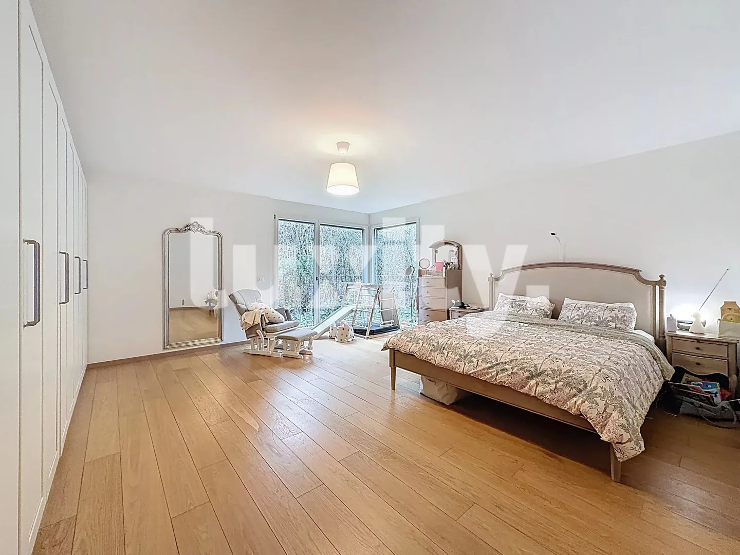 Apartment for rent - Photo 3 of 4