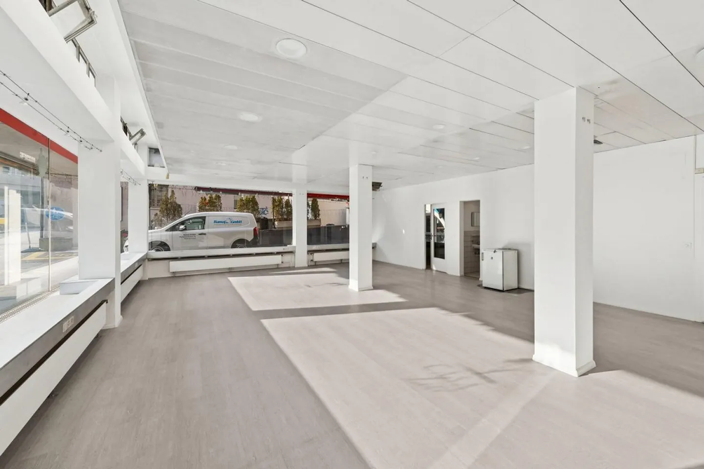 Spazio commerciale o per ufficio centrale con vetrina 134 m² a Baden - Foto 4 di 9