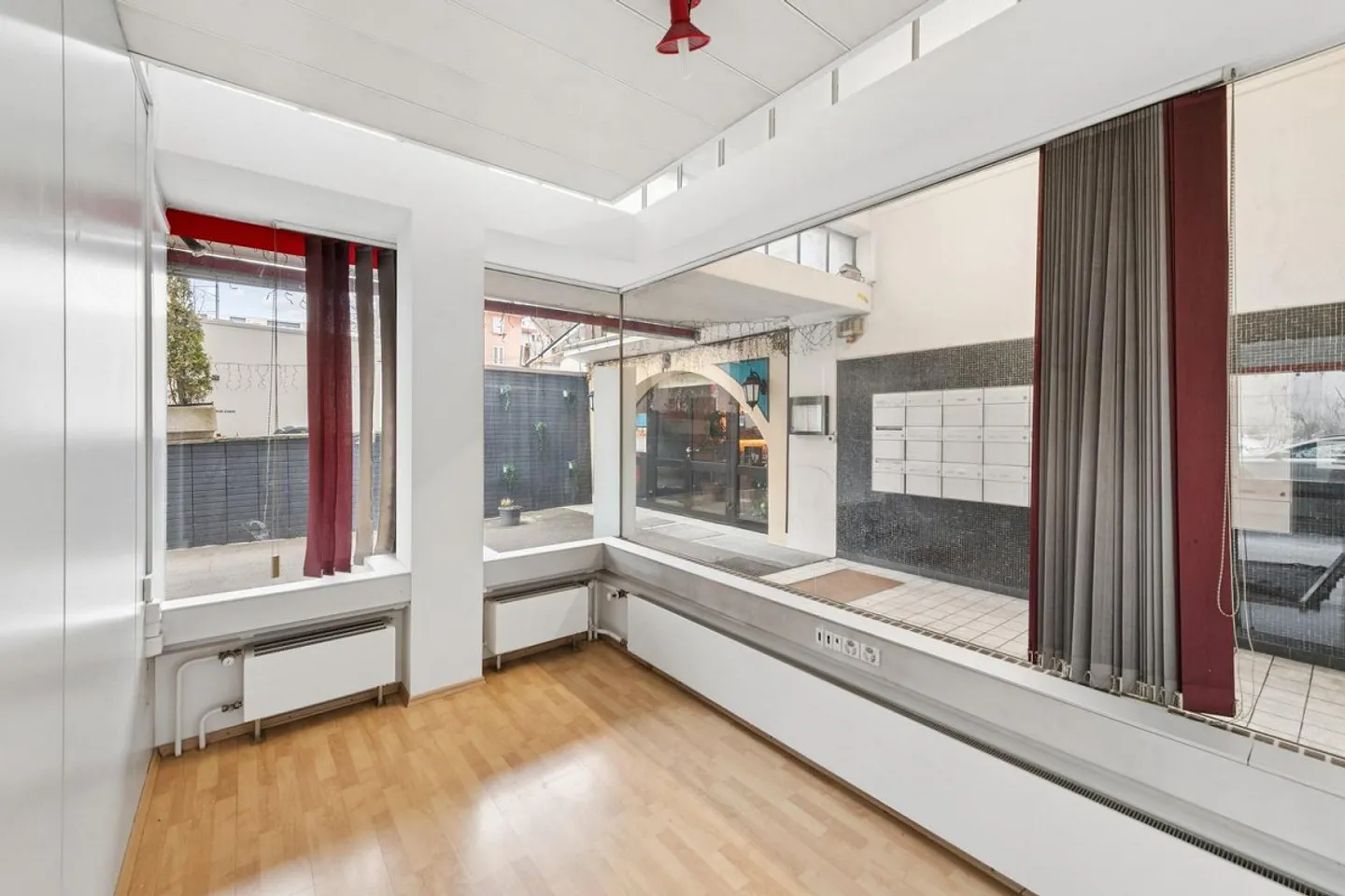 Spazio commerciale o per ufficio centrale con vetrina 134 m² a Baden - Foto 6 di 9