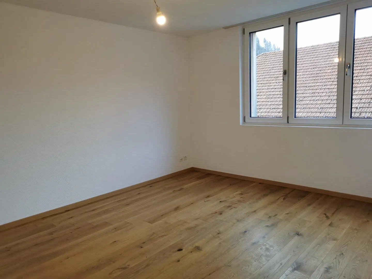 Charmante 4.5-Zimmer-Wohnung mit Bergblick im Neckertal - Foto 4 von 8