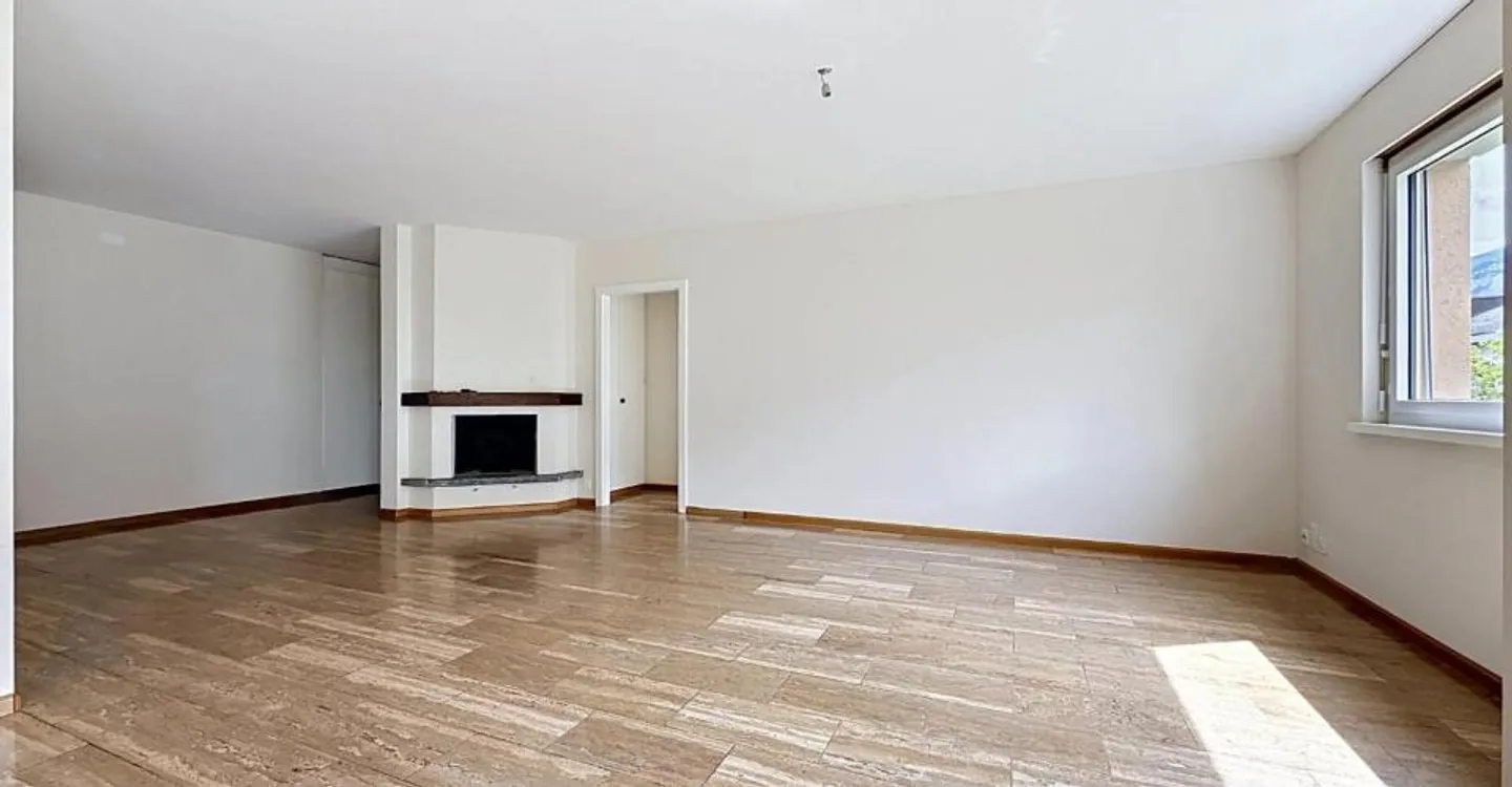 Appartement spacieux avec balcon - Photo 3 sur 13