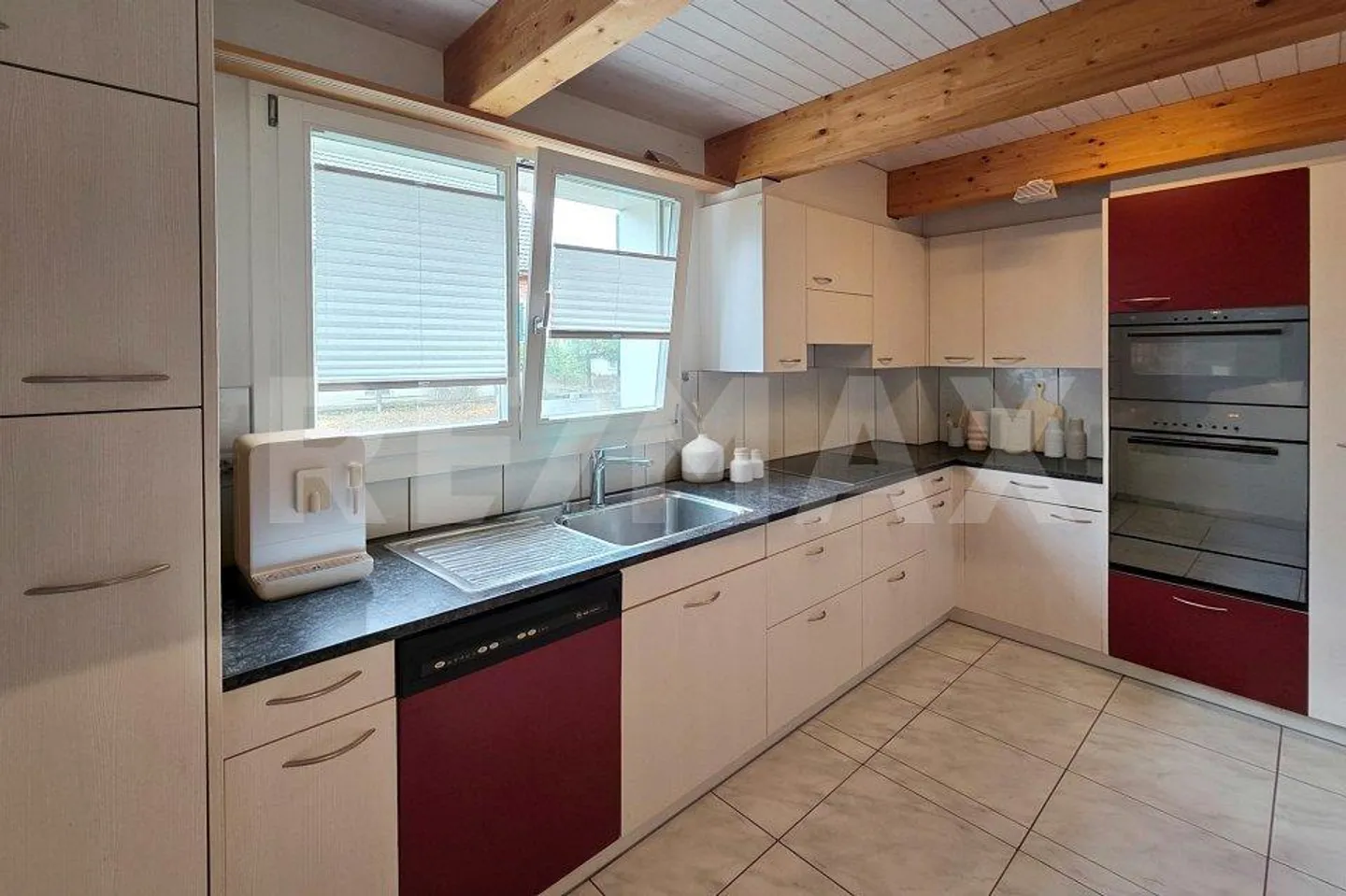 Casa Kämpf indipendente in un quartiere adatto alle famiglie - Foto 5 di 12