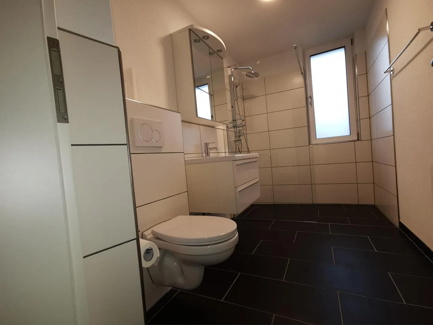 Charmante 4.5-Zimmer-Wohnung mit Bergblick im Neckertal - Foto 5 von 8