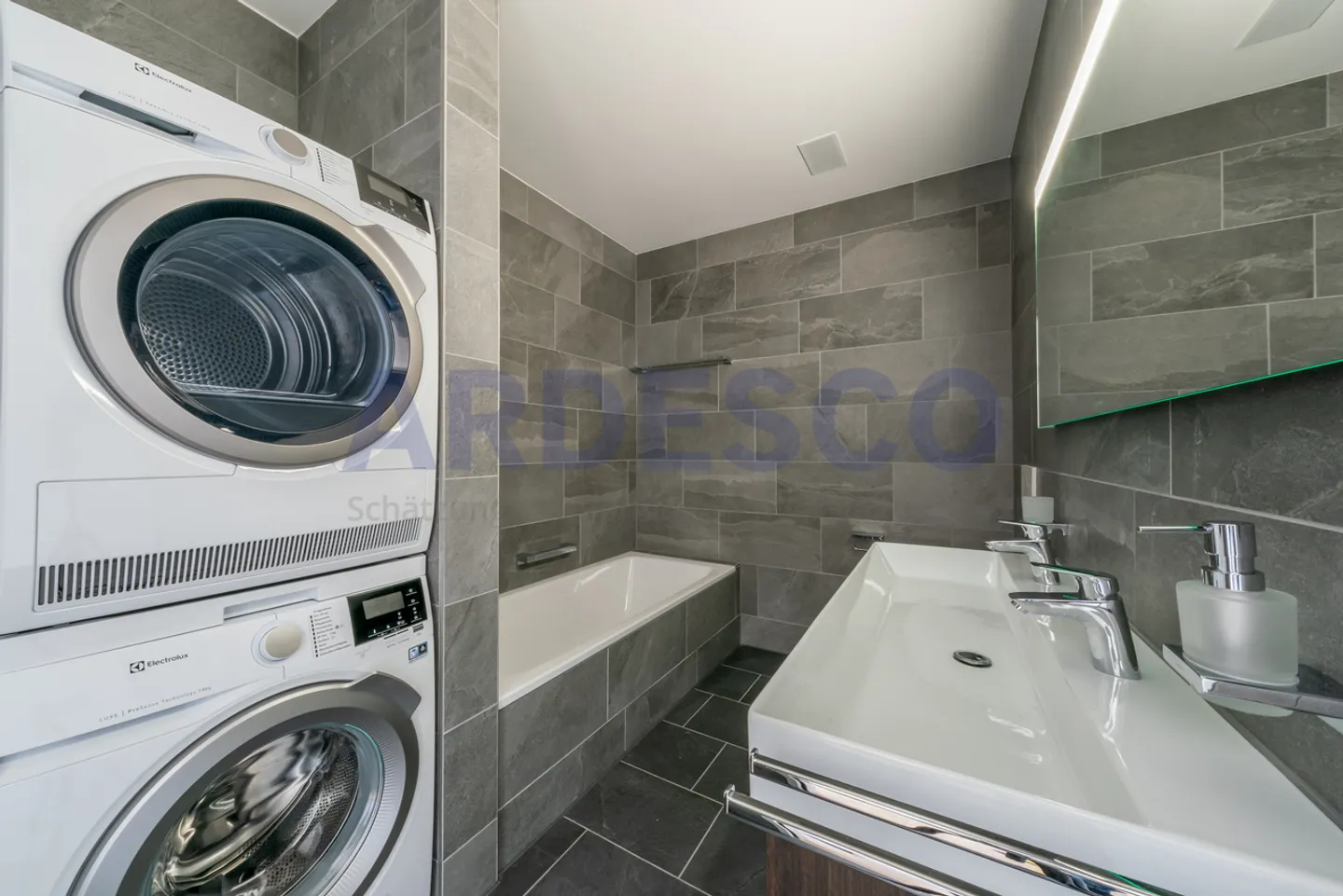 Entrare, meravigliarsi e trasferirsi - Foto 5 di 8