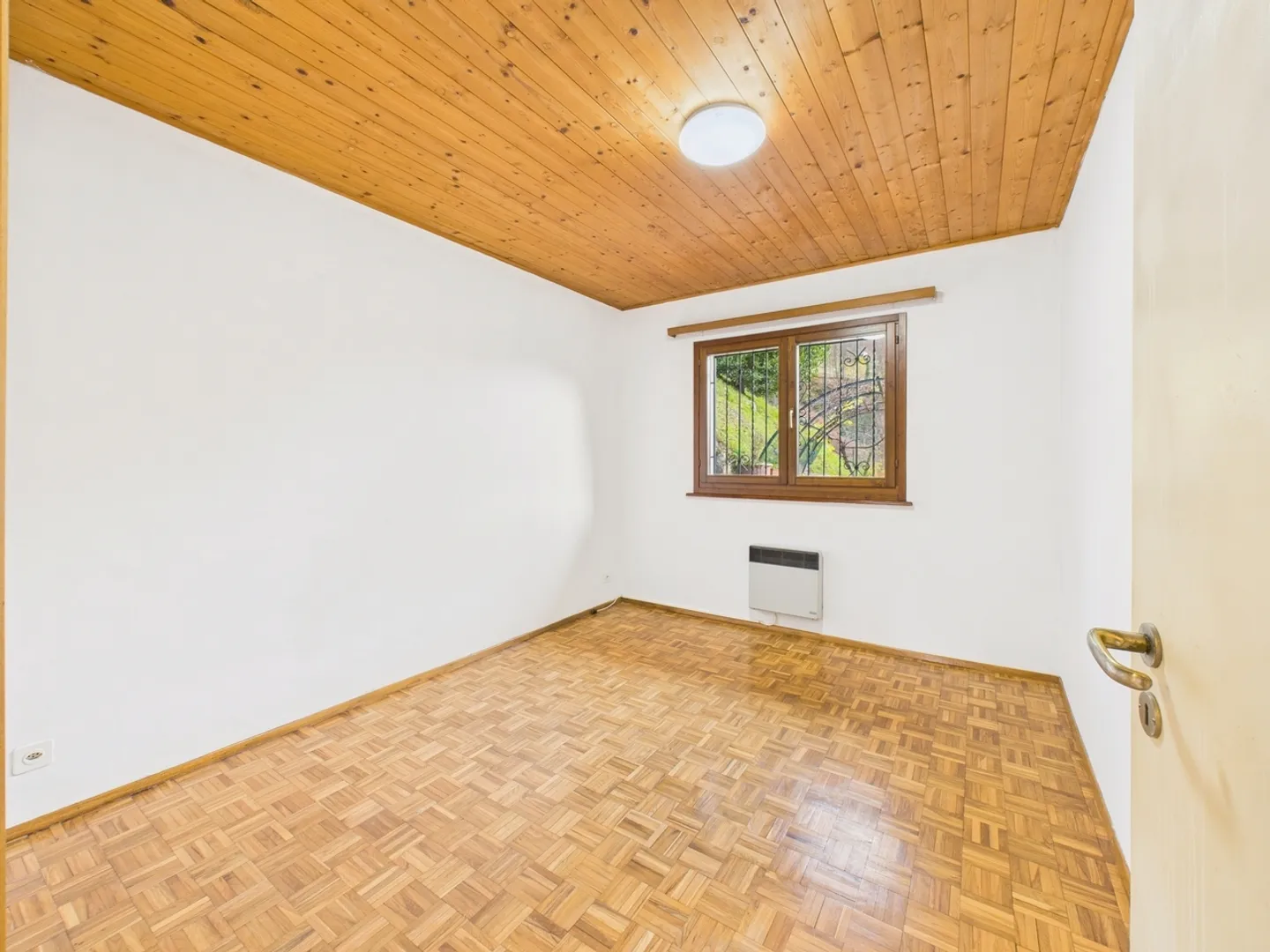 Zweifamilienhaus mit zwei Wohnungen und bezauberndem Blick in Lavertezzo, TI - Foto 9 von 13