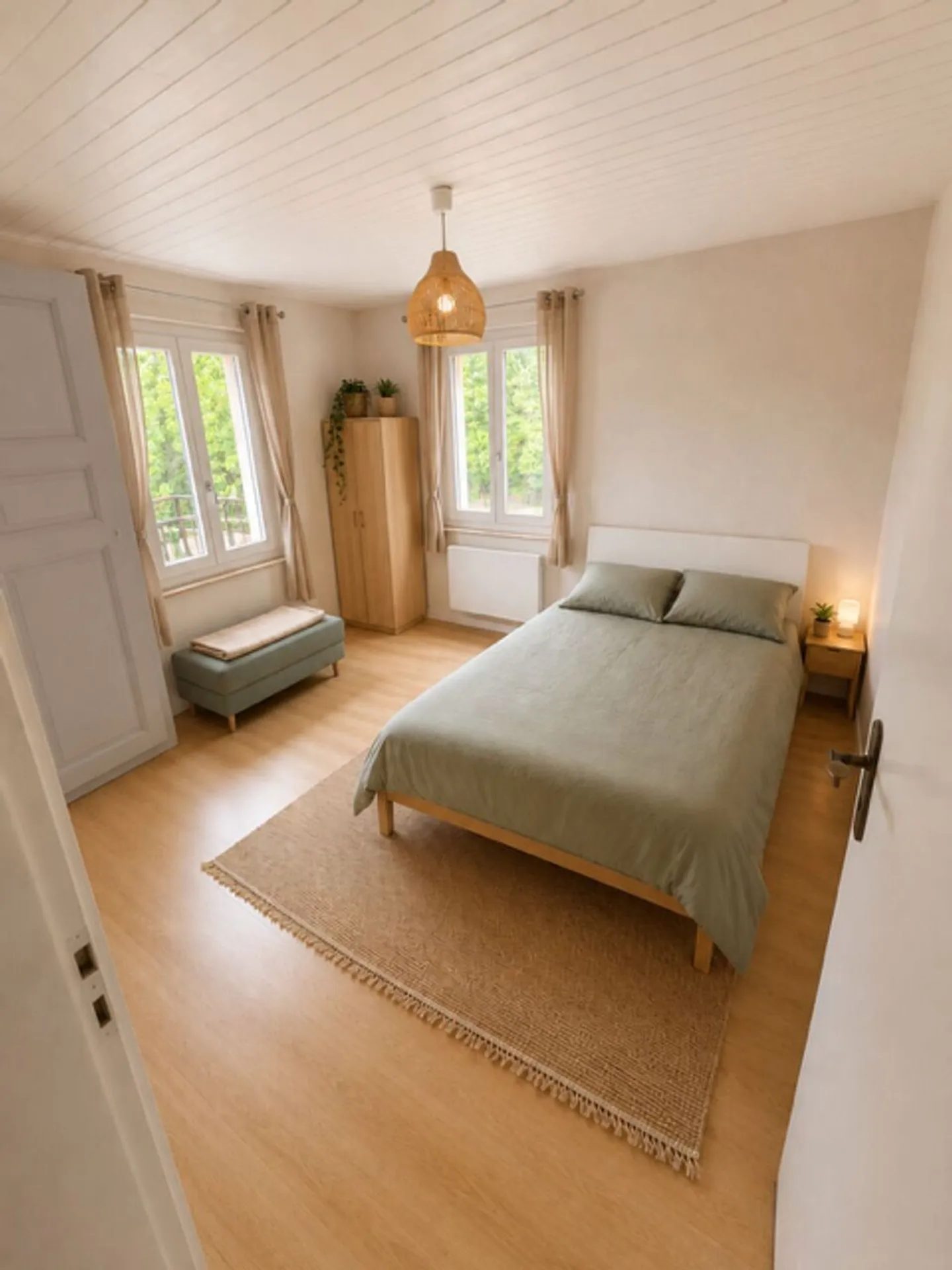 Renovated Family Home with Garden - Photo 6 of 8