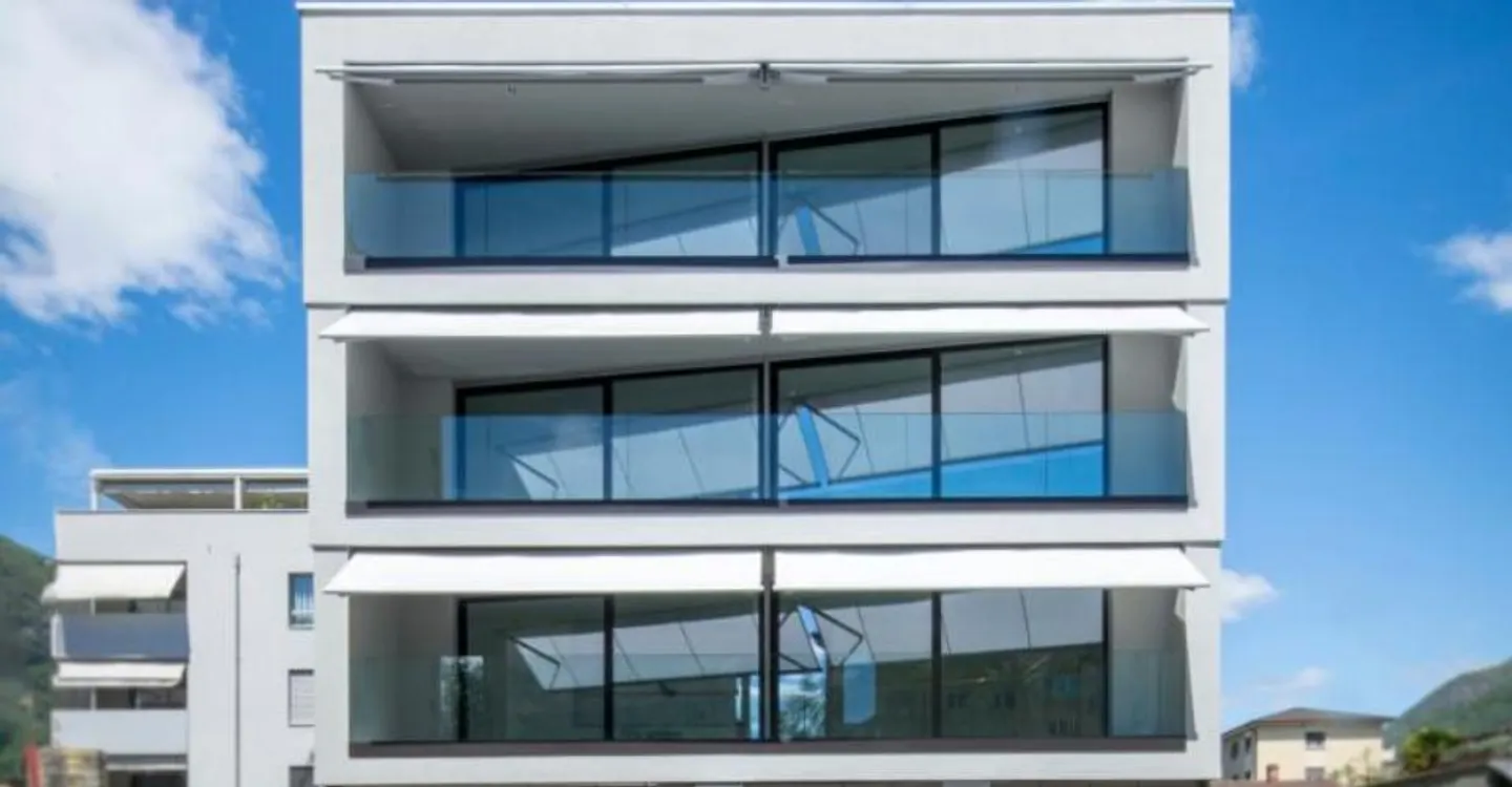 Immeuble résidentiel moderne de rendement au cœur de Bellinzone. - Photo 2 sur 12