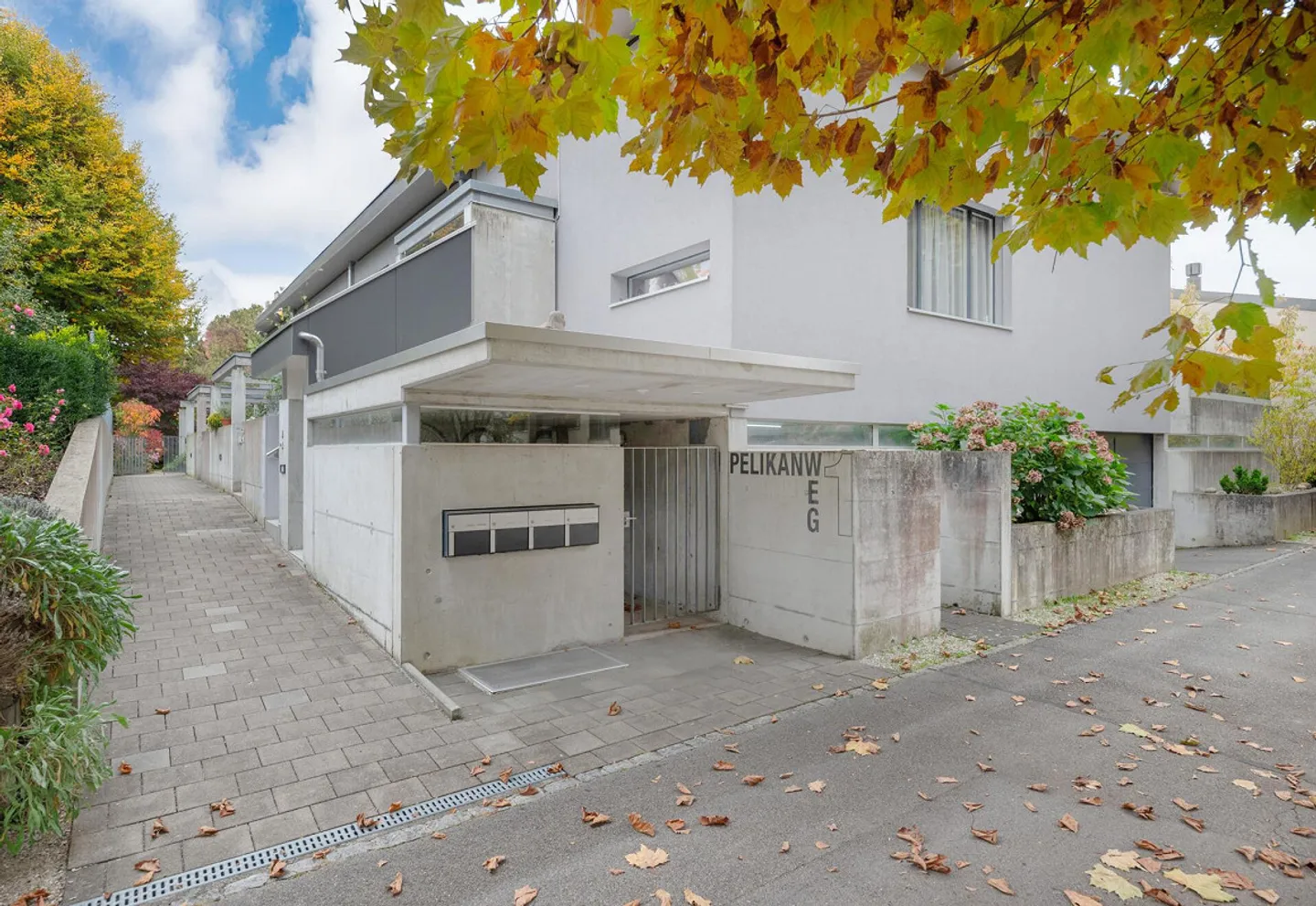 Modern Detached Corner House in Tax-Friendly Muri b. Bern - Photo 3 of 15