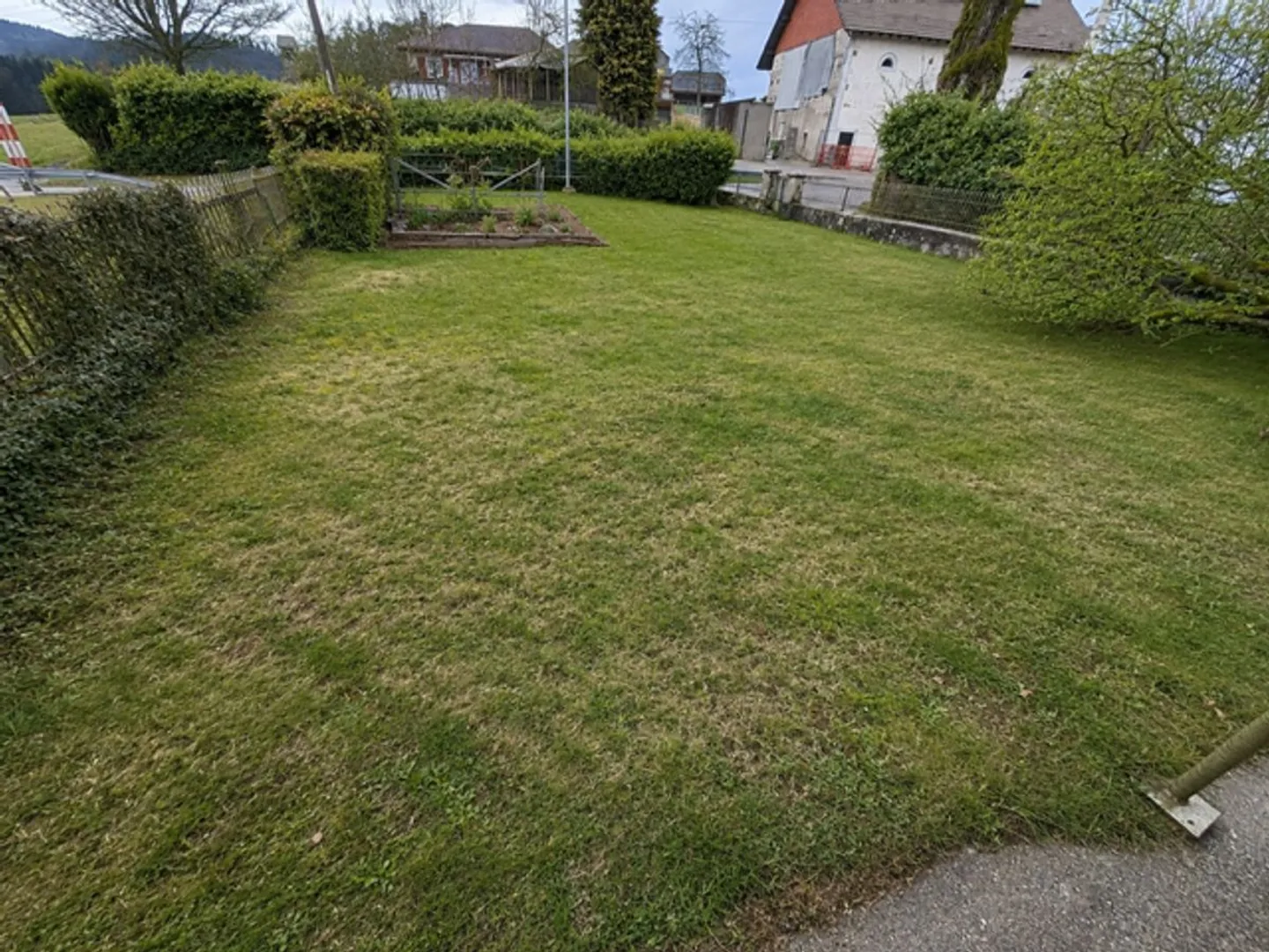Renovated Family Home with Garden - Photo 8 of 8