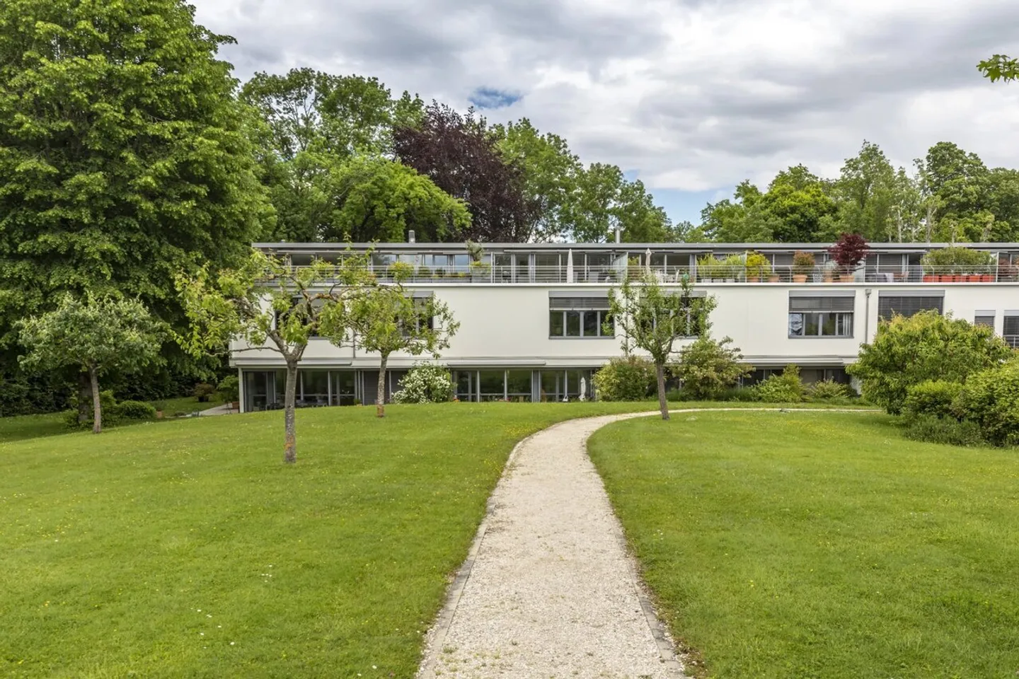 338 m2 Wohnung mit 4 Schlafzimmern, Troinex - Foto 8 von 8