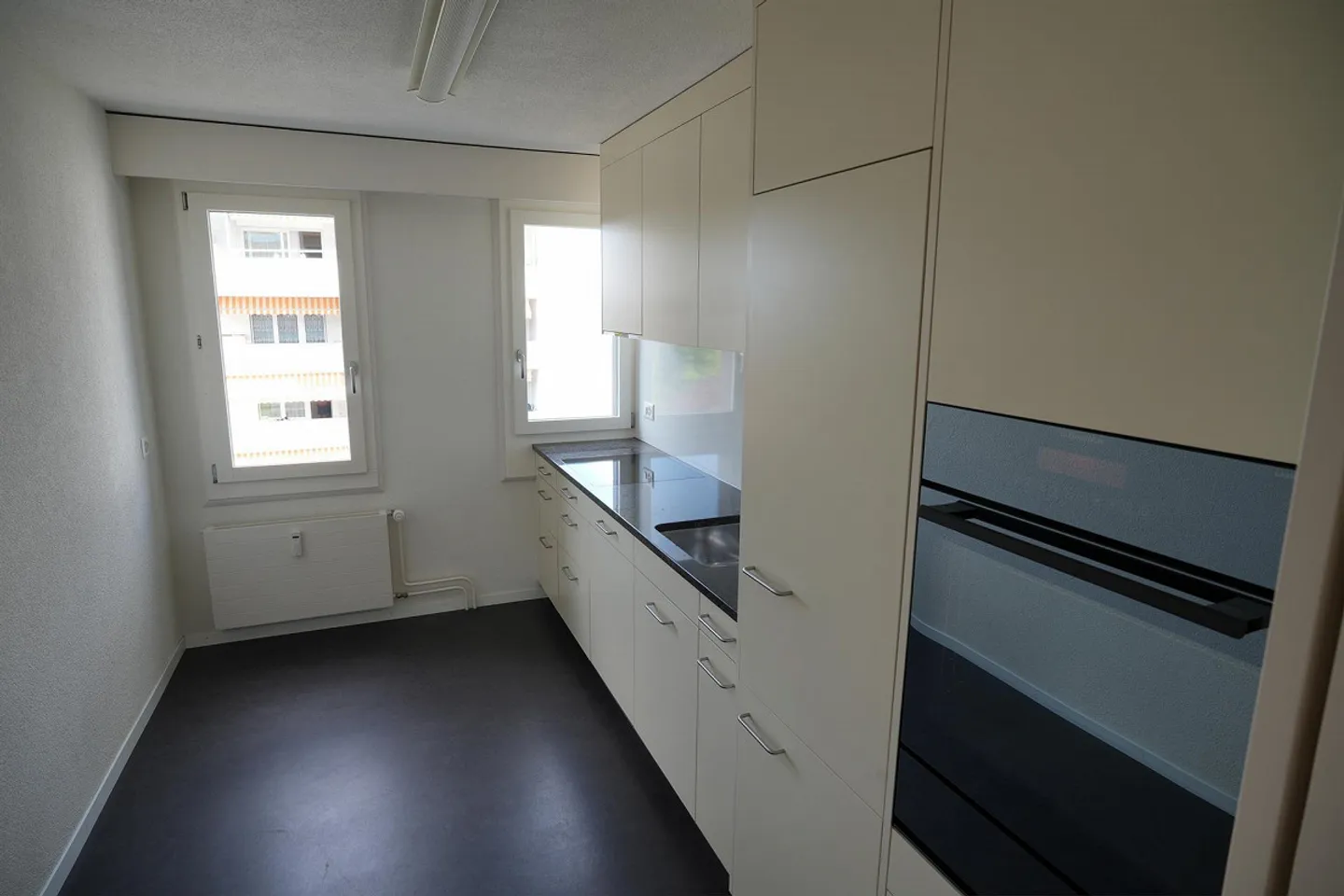 attraente appartamento mansardato di 4 stanze in posizione centrale... - Foto 3 di 13