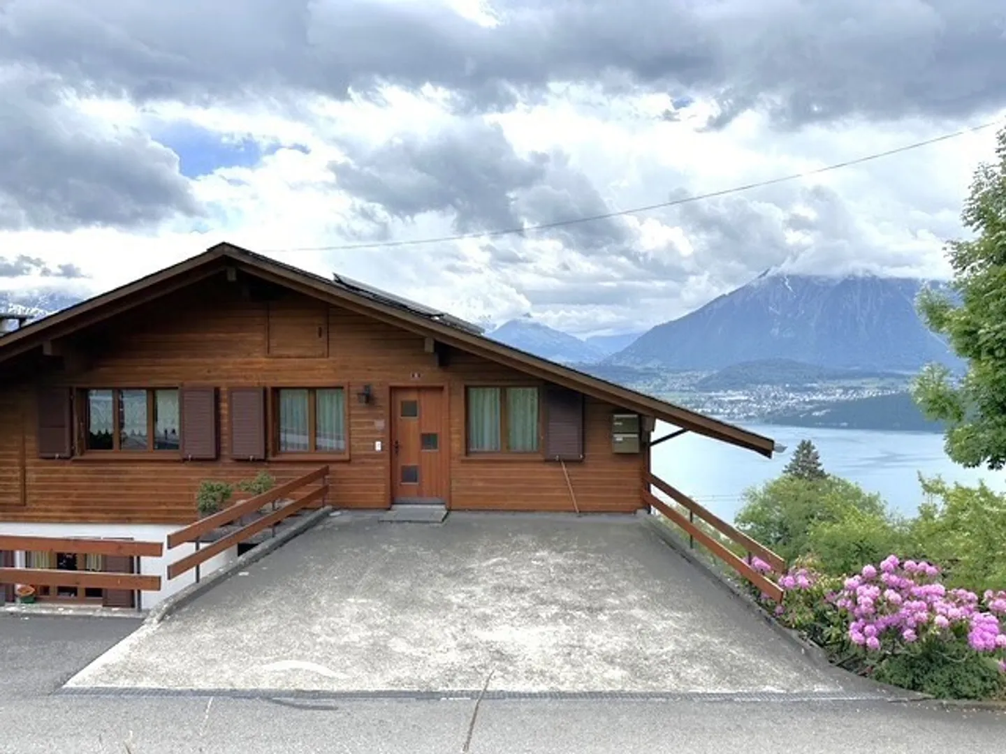 Chalet-Wohnung mit Traum-Aussicht - Foto 1 von 6