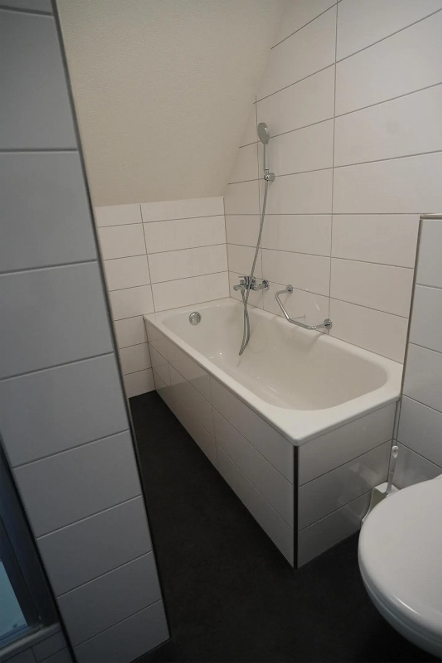 attraente appartamento mansardato di 4 stanze in posizione centrale... - Foto 11 di 13