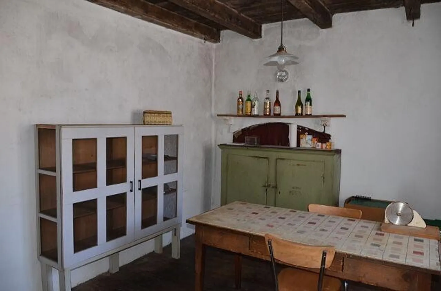 Charming House with Garden - Photo 6 of 13