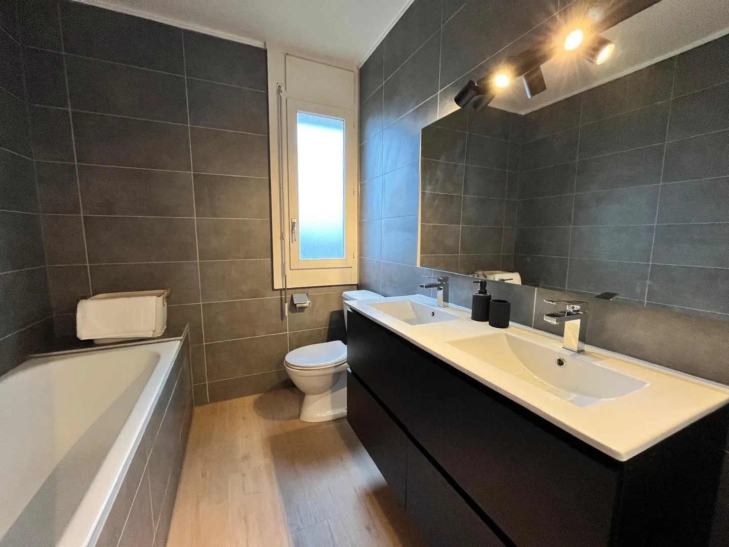 Exklusivität? Renovierte 4-Zimmer-Wohnung, 177 m² PPE, Panoramablick (Meyrin) - Foto 6 von 14