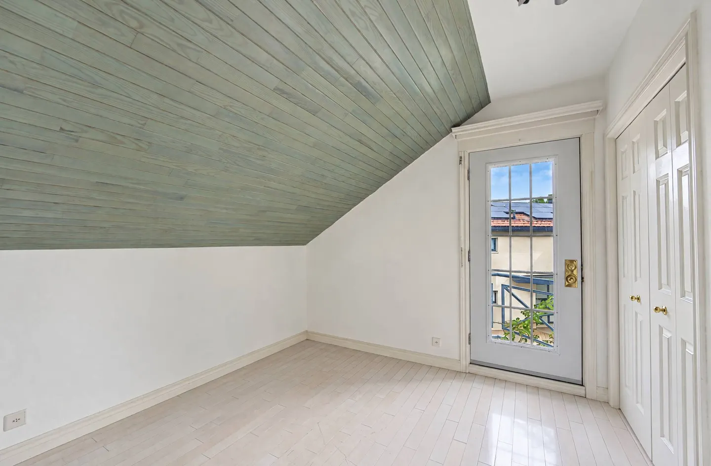 Geräumige individuelle Villa ideal für eine Familie - Foto 8 von 13