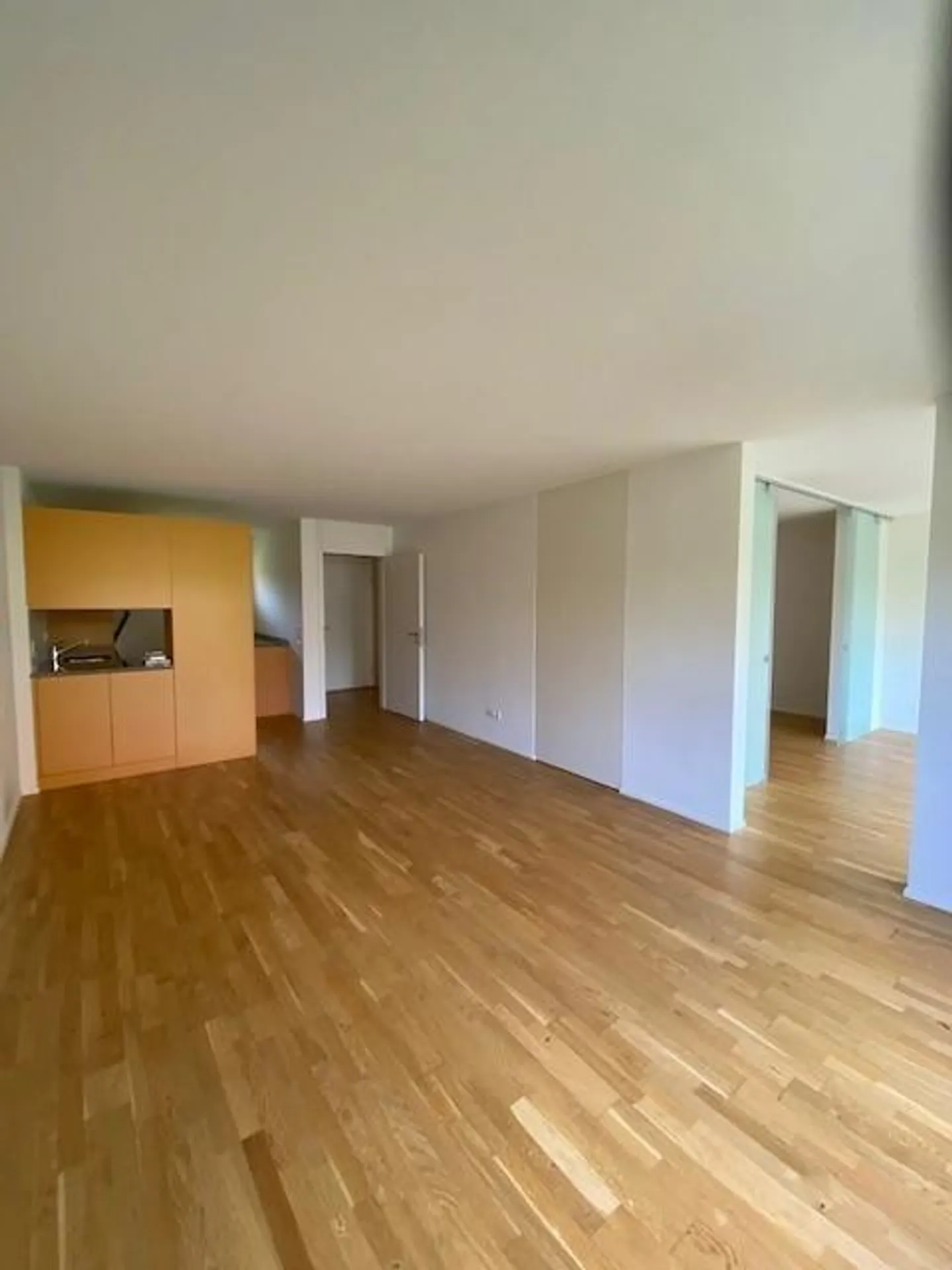 Modern 2.5 Room Apartment - Photo 3 of 8