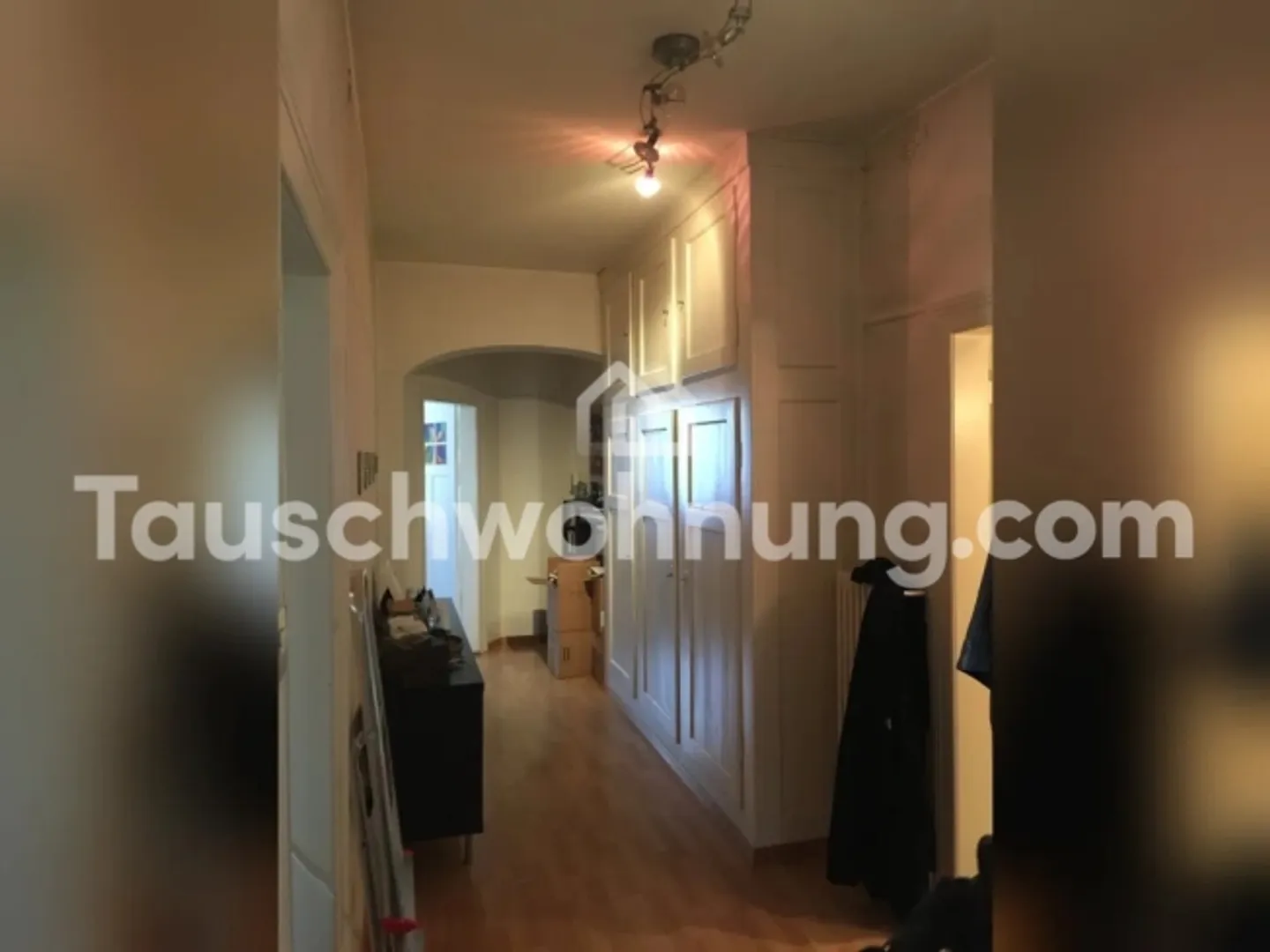 [APPARTAMENTO IN SCAMBIO] Ampio appartamento in stile antico con giardino da condividere - Foto 1 di 4