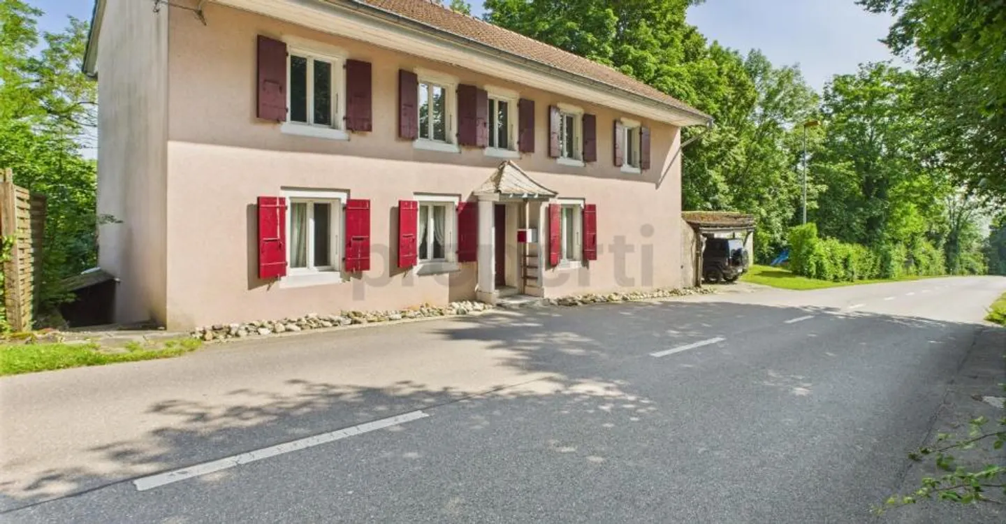 Exklusives Einfamilienhaus in ruhiger Waldrandlage mit Seesicht und Garten - Photo 1 sur 12