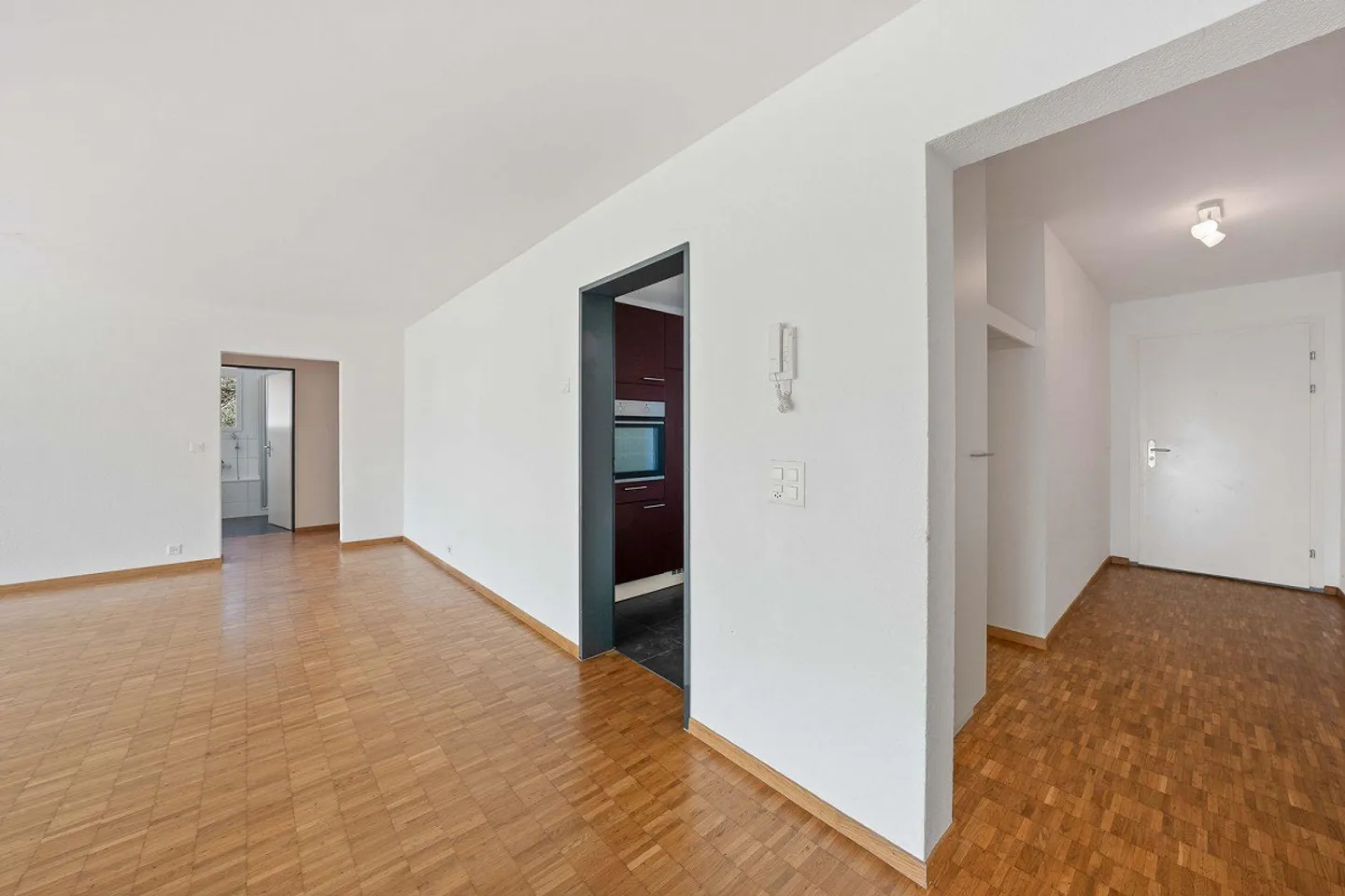 4.5-Room Apartment - Photo 3 of 12