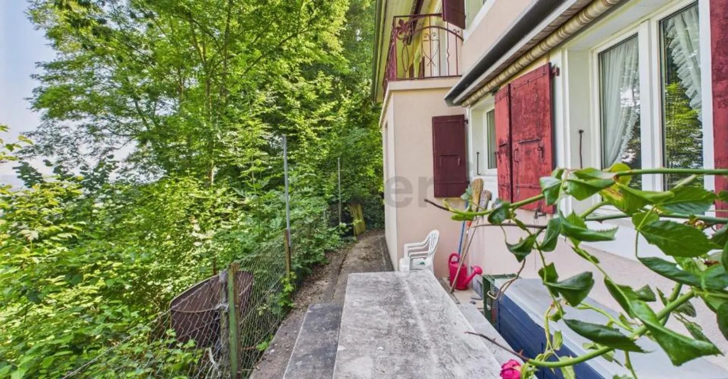 Exklusives Einfamilienhaus in ruhiger Waldrandlage mit Seesicht und Garten - Photo 10 sur 12