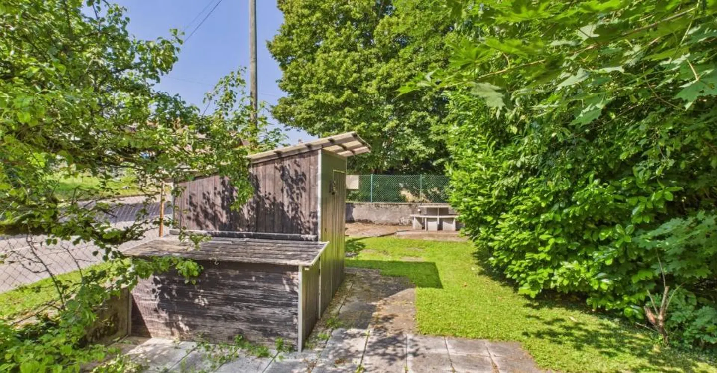Exklusives Einfamilienhaus in ruhiger Waldrandlage mit Seesicht und Garten - Photo 12 sur 12