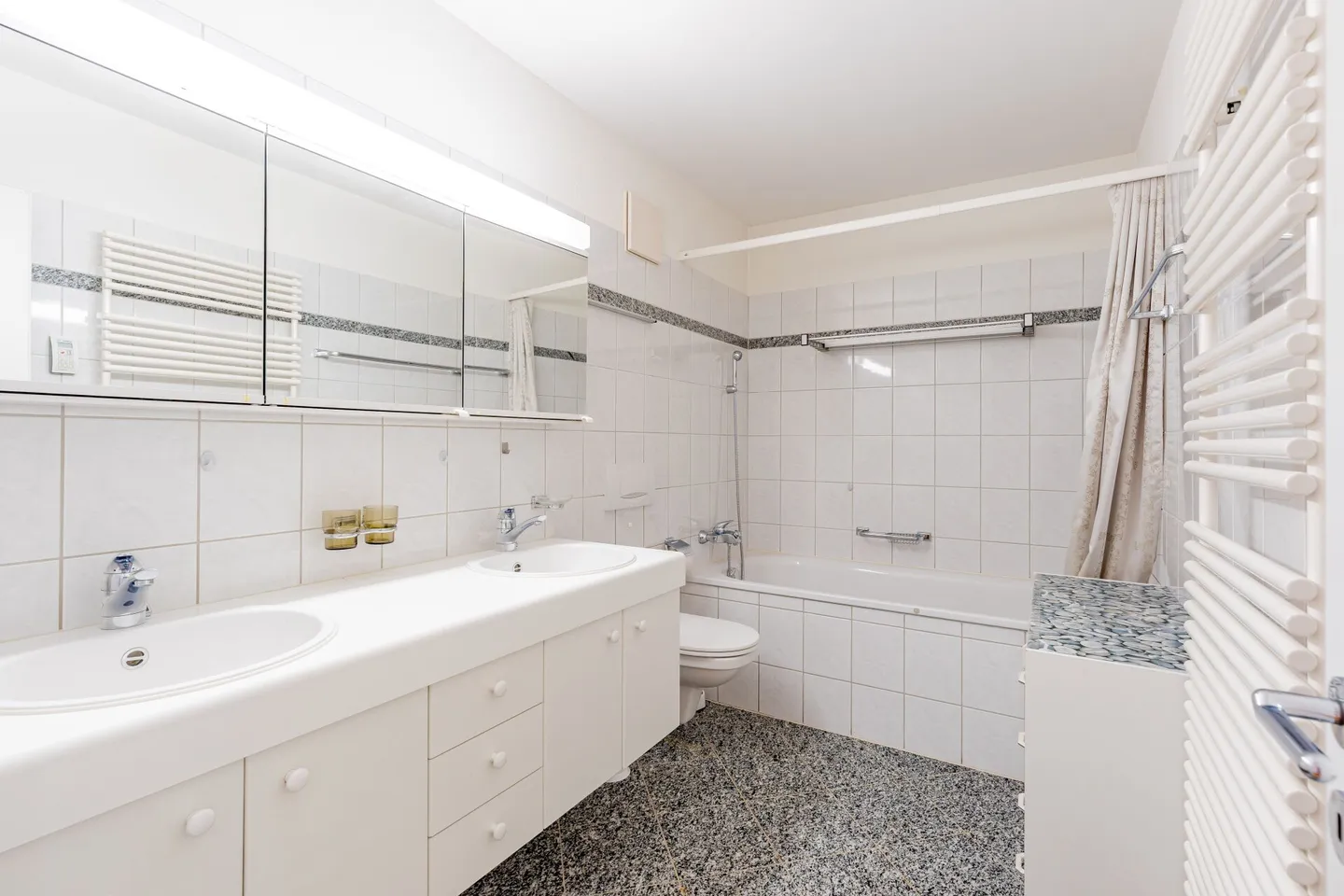 4.5-Room Garden Apartment at Immediate Lake Location - Photo 8 of 13