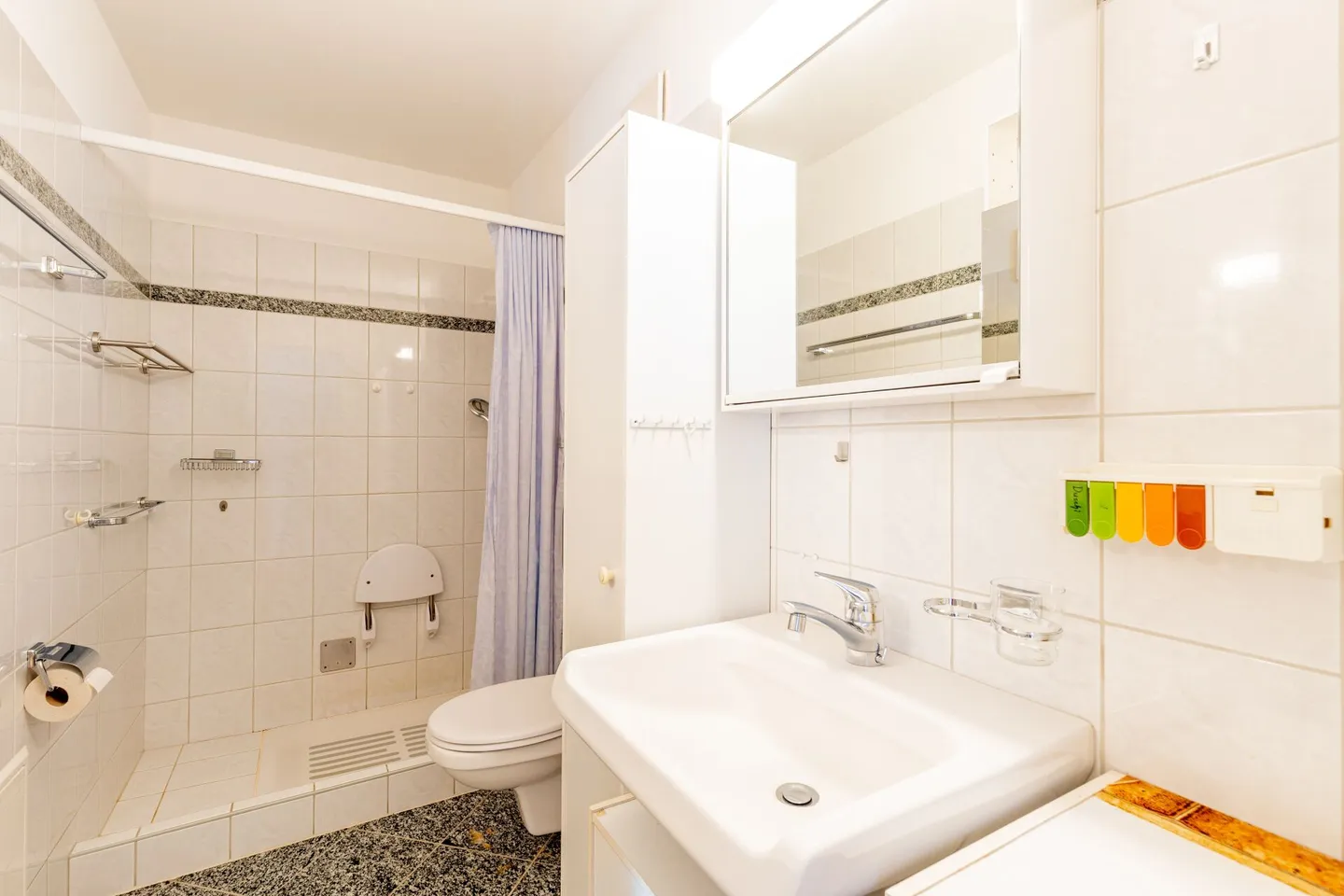 4.5-Room Garden Apartment at Immediate Lake Location - Photo 9 of 13