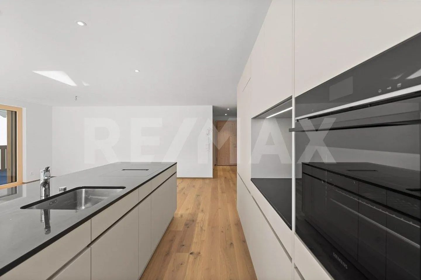 Vivre de manière économe en énergie Garglas.ch : appartement de 3½ pièces D4 avec part de l'énergie solaire - Photo 2 sur 12