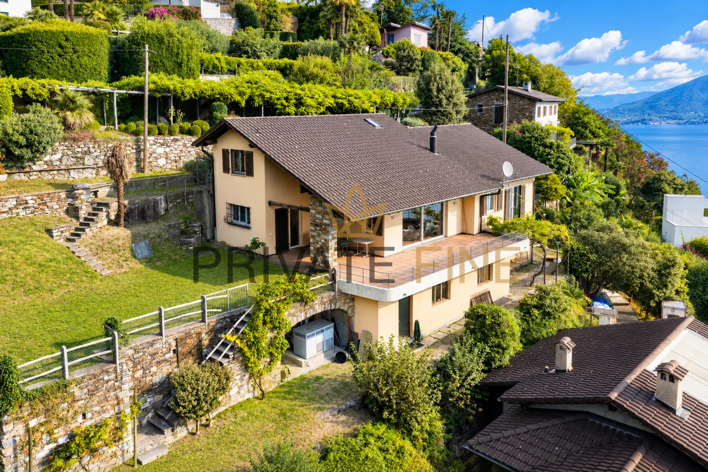 Chalet with Stunning Lake View - Photo 3 of 15