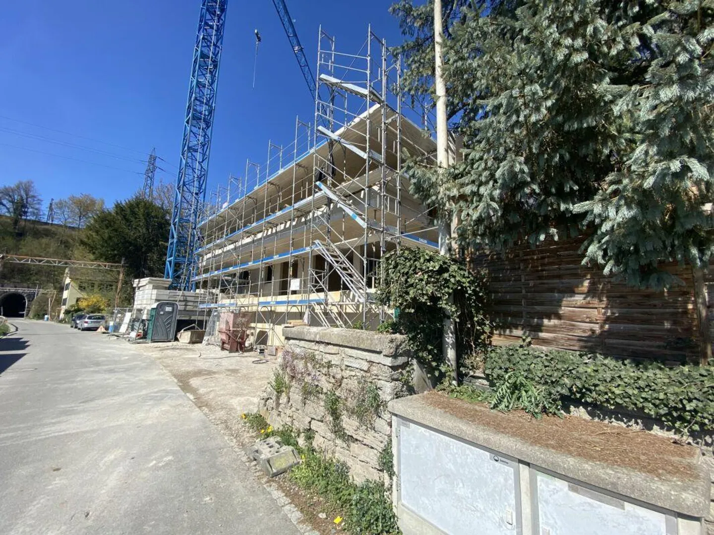 4 1/2-room ground floor apartment with covered seating area - Photo 3 of 4