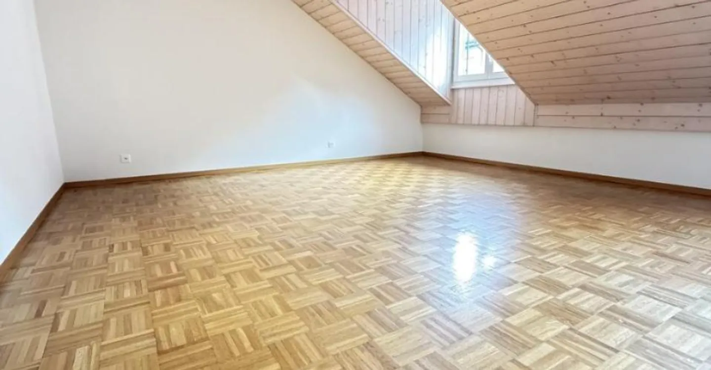 4,5-Zimmer-Wohnung von 155 m2 mit unverbautem Blick auf den See - Foto 4 von 12