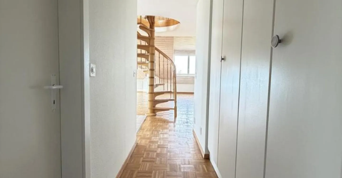 4,5-Zimmer-Wohnung von 155 m2 mit unverbautem Blick auf den See - Foto 5 von 12