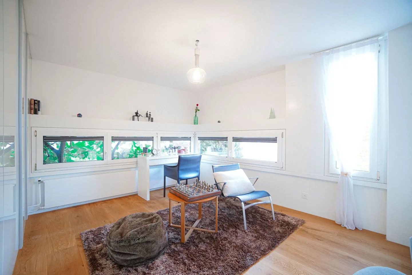 Maison d'angle rénovée avec cheminée à Geroldswil - Photo 7 sur 10