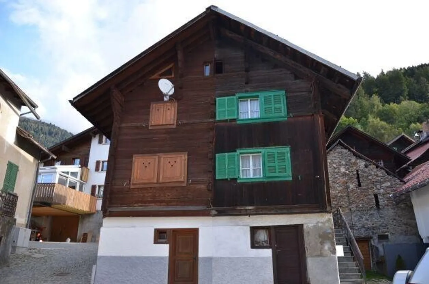 Charmantes Doppelhaus mit Terrasse - Foto 1 von 13