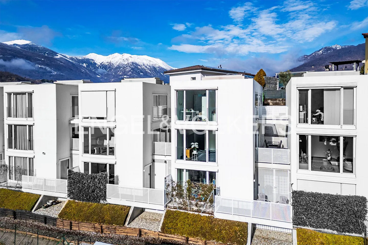 Casa a schiera luminosa, ideale per le famiglie - Foto 1 di 13