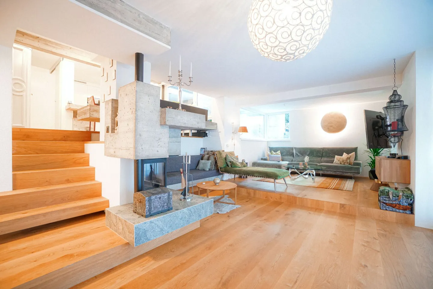 Maison d'angle rénovée avec cheminée à Geroldswil - Photo 2 sur 10